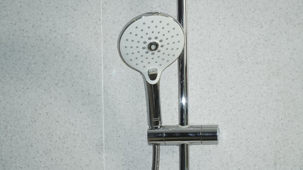 robinet de douche qui coule après fermeture